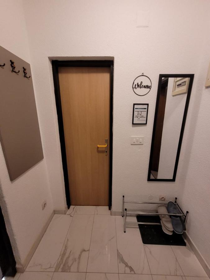Kod Dide - Entry With Pin 0-24H Lägenhet Slavonski Brod Exteriör bild