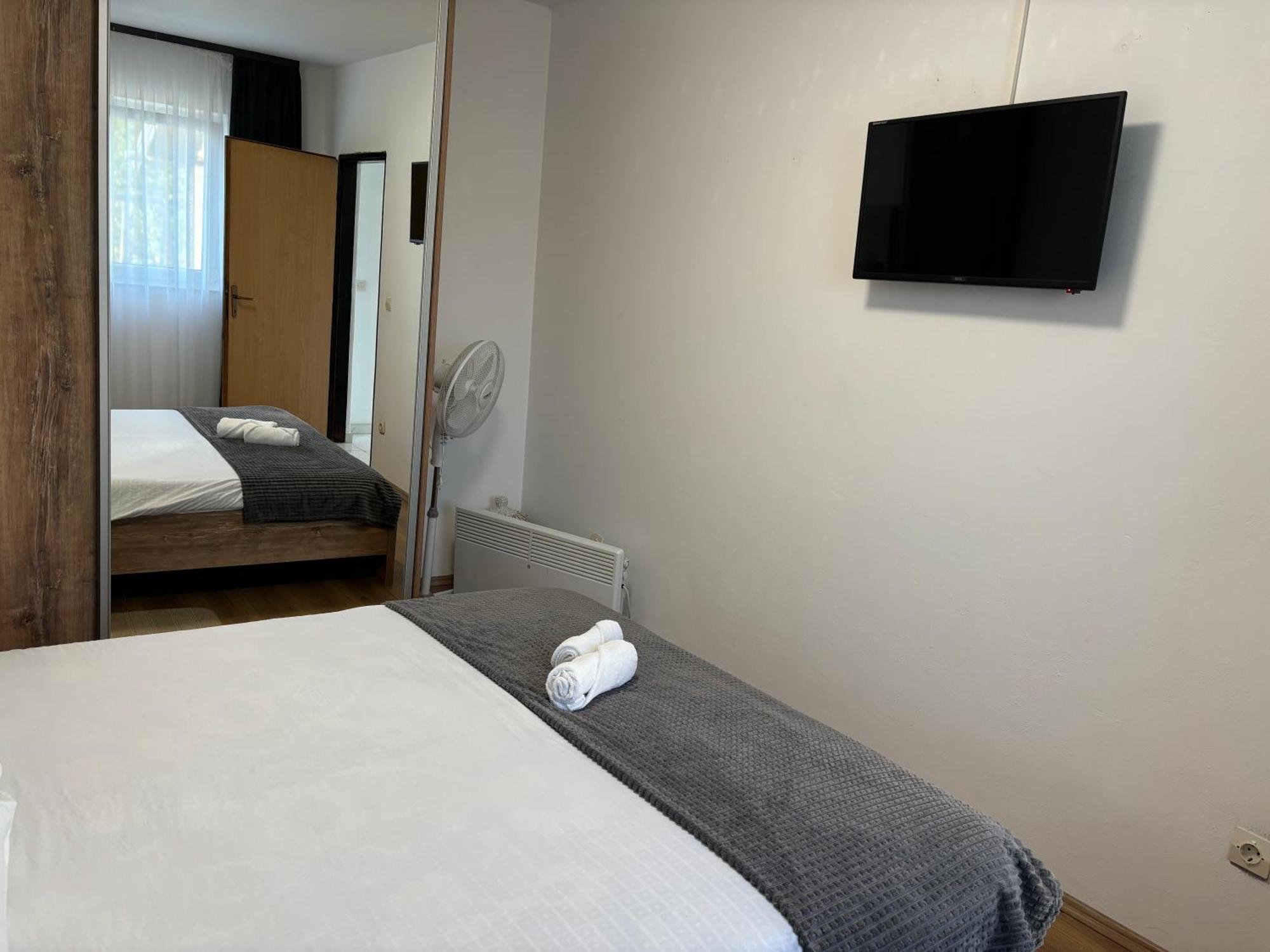 Kod Dide - Entry With Pin 0-24H Lägenhet Slavonski Brod Exteriör bild